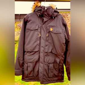 Fjallraven Nuuk Mens Parka Size M